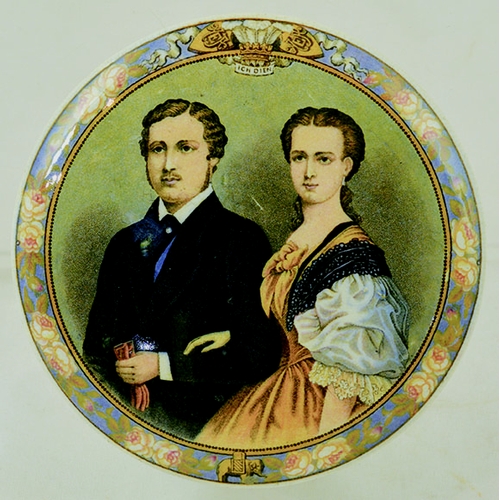 4 - ALBERT EDWARD & PRINCESS ALEXANDRA 1863 PRATT POT LID & BASE. (KM 171) 4ins diam. Multicoloured imag... 