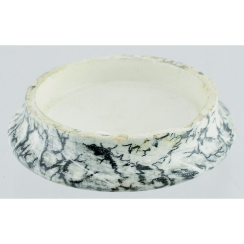 523 - TORQUAY ARECA NUT TOOTH PASTE POT LID. (APL p 93, 122) 3.25ins diam. Marbled flange & .../ ARECA NUT... 