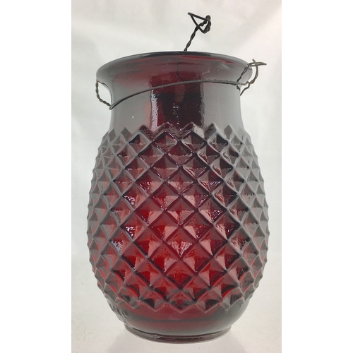 52 - BROCKSILLUMINATIONLAMP. 4ins tall.
Barrel shape, deepred glass with cross hatched design. Flared lip... 