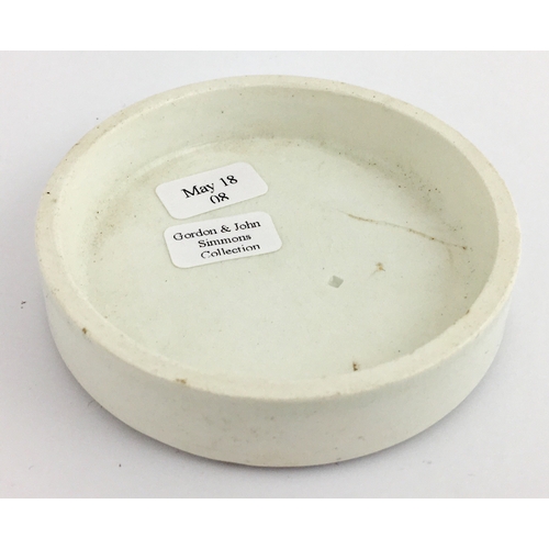 507 - LONDON ARECA NUT TOOTH PASTE POT LID. (APL pg 361, 9) 3ins diam. Black transfer ARECA NUT TOOTH PAST... 