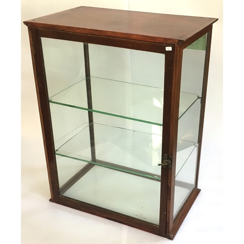 326 - DISPLAY CABINET. 28ins high, 21.5ins long, 13ins wide, two glass shelves. A great lot!