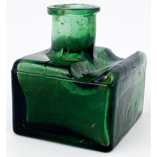 604 - RMCHAIR INK. 2.1ins tall, 2 x 1.7ins base, square shaped lip above the deep pen rest section, 64 em... 