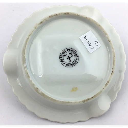 141 - MAC EWANS CHRISTMAS SOTCH ALE ASHTRAY. 5ins diam. White body, back lettering around rim with gold ed... 