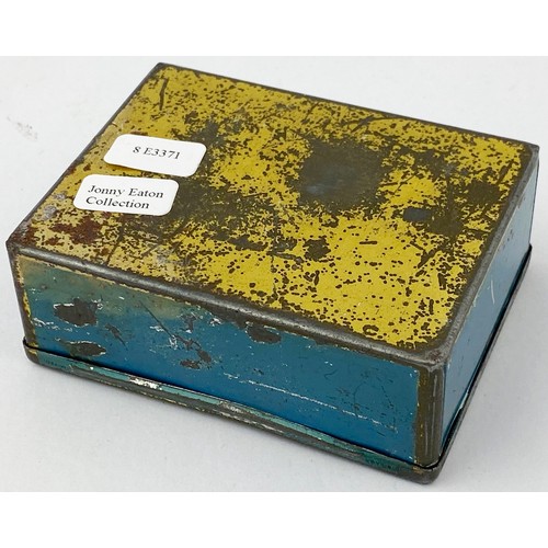 41 - REDBREAST FLAKE TIN. 2.5 x 3.25ins. Multicoloured with central pict. Surface scratches