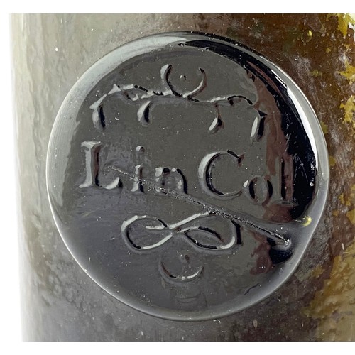 100 - SPLIT SICE OXFORD/ LINCOLN COLLEGE SEALED CYLINDER WINE BOTTLE. 8.7ins tall. Heavy black glass, wond... 