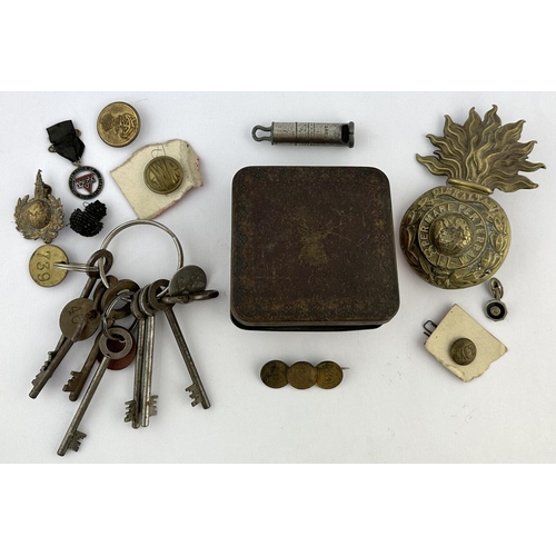 14 - ECLECTIC MIX. Tin with an assortment of buttons, badges, keys etc. Some railway, Royal Marines. Wort... 