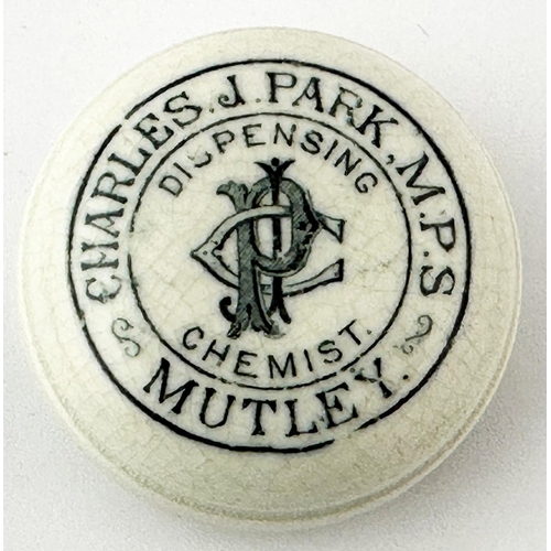 491 - MUTLEY DISPENSING CHEMISTS BUTTON POT LID. (APL pg 88, 81a) 1.75ins diam. CHARLES. J. PARK M.P.S/ MU... 