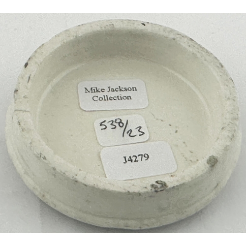 595 - EDINBURGH CAMPHOR OINTMENT POT LID. (APL pg 538, 23a) 2.2ins diam. CAMPHOR OINTMENT/ BAILDON & SON/ ... 