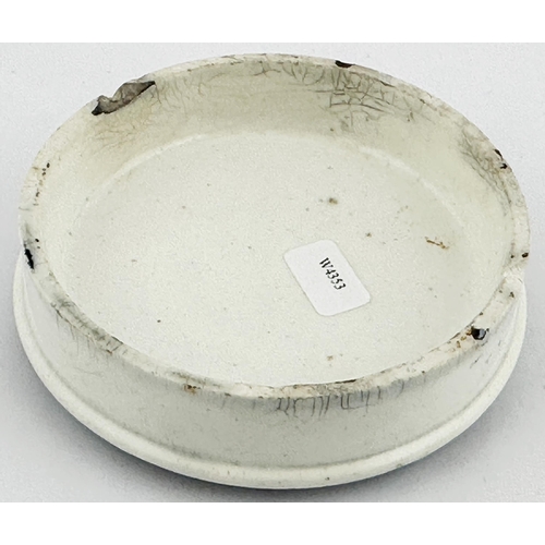 352 - RUSSIAN BEARS GREASE POT LID. (APL pg 126, 91) 3.5ins diam. Strong black transfer. GENUINE AS IMPORT... 