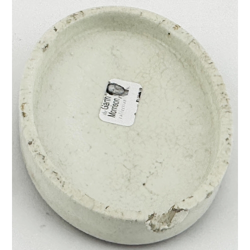 190 - PLYMOUTH POT LID. (APL pg 85, 41a) 3.2ins Oval shape. Solid gold outer border with several inner one... 