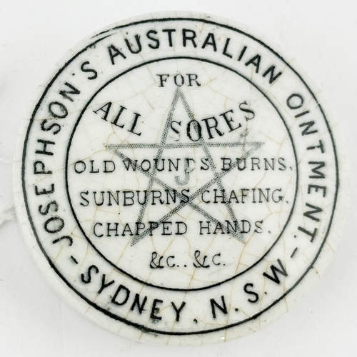 39 - AUSTRALIAN POT LID. (APL pg517,58) 2.25ins diam. Black transfer with line border. TM star to centre ... 