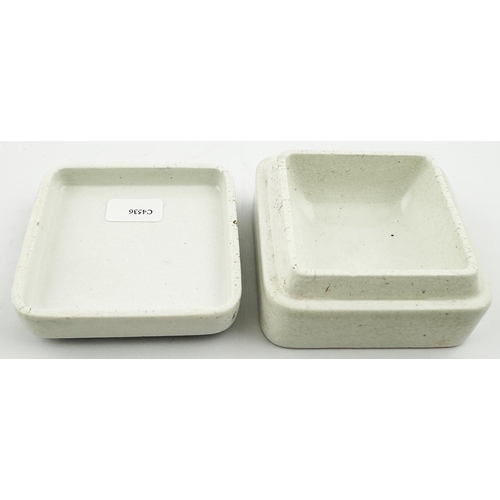 552 - . ABERSYCHAN & PONTYPOOL POT LID & BASE. (APL p626, 61) 2.3ins diam. Square lid with black transfer ... 