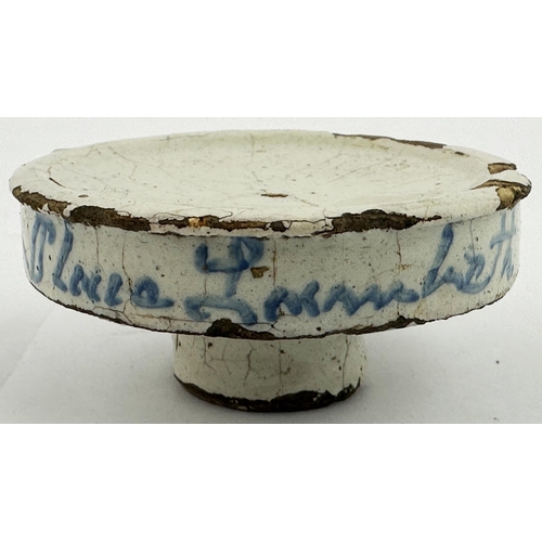 710 - EARLY TIN GLAZED LAMBETH OINTMENT POT. 2.25ins diam, 0.9ins tall. An extremely rarely seen hand thro... 