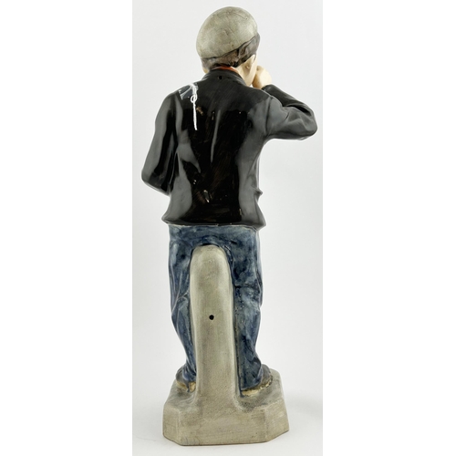 147 - GREENLEES CLAYMORE ADVERTISING NEWSBOY FIGURE. Amongst the most prized, & elusive, of all advertisin... 