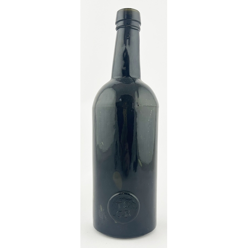 547 - TRINITY COLLEGE COMMON ROOM OXFORD SEALED WINE BOTTLE. 10.8ins. Black, very dark, three part wine bo... 