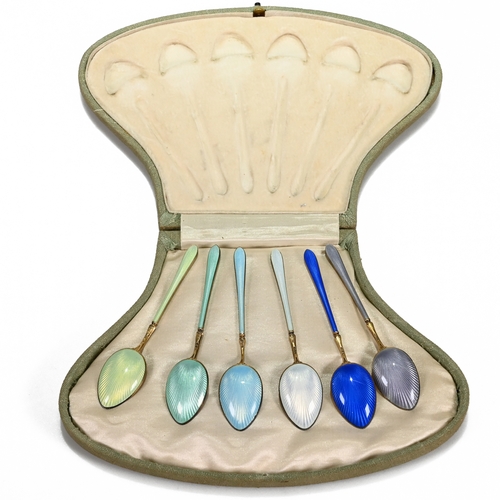 134 - A harlequin set of guilloche enamelled silver gilt tea spoons, 1913 London import marks, sponsor's m... 