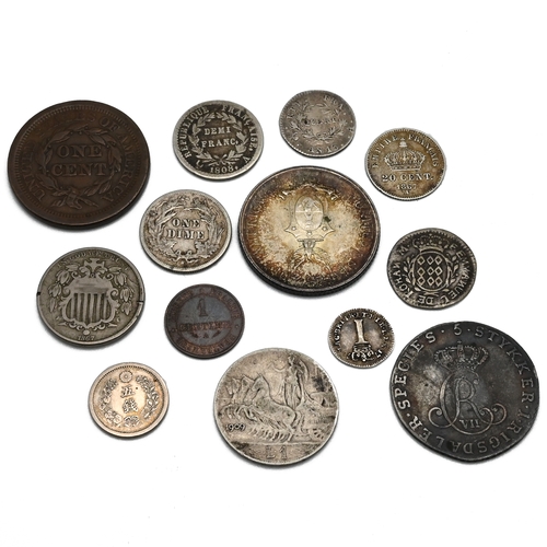 306 - An assortment of GB and world coinage to include: US 1843 Cent and 1877 Dime and 1867 Nickel; George... 