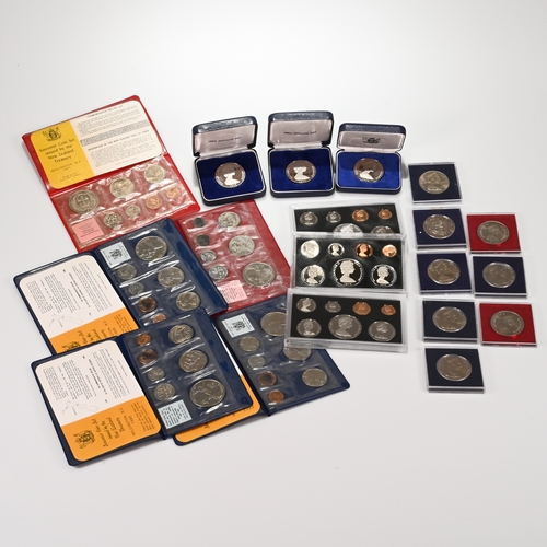 334 - An assorted mix of New Zealand and other Territories coinage to include: 5x Specimen Coin Sets, 1969... 