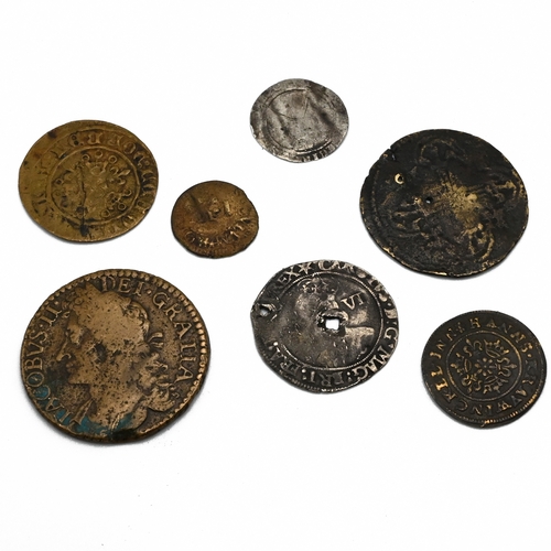 364 - An assortment of early coinage to include: 1689 James II 'Gun Money' half crown coin; Queen Elizabet... 