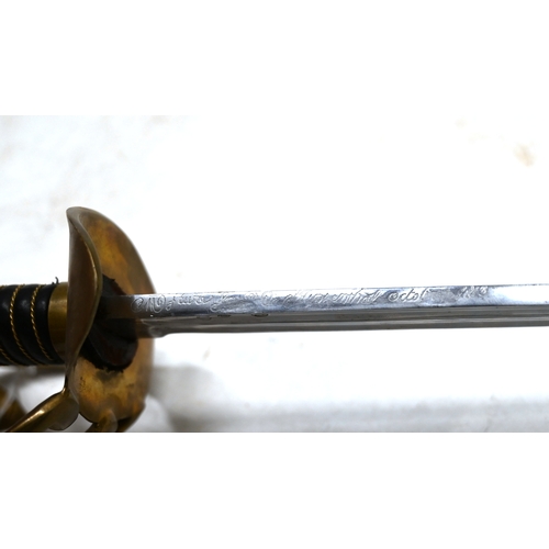 418 - A reproduction sword, modelled on a continental cavalry trooper's sword, with curved blade (95cm lon... 