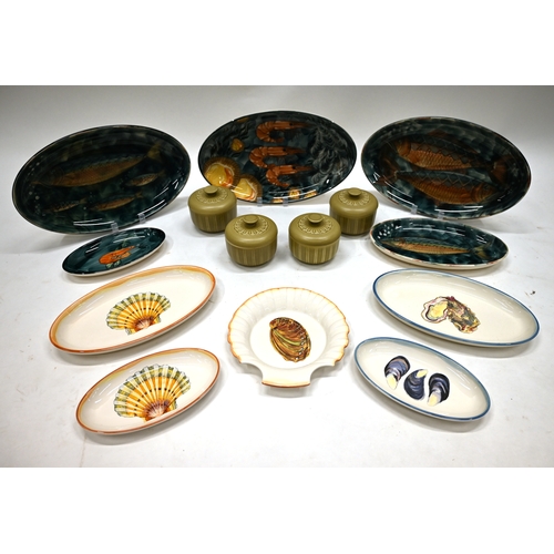 529 - A small collection of ten Richard Bramble for Jersey Pottery oval platters comprising three large pl... 