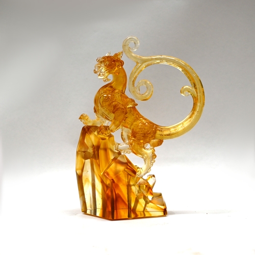 567 - A Liuligongfang crystal glass figure - Tiger of the West - ready the World, of smokey orange colour.... 