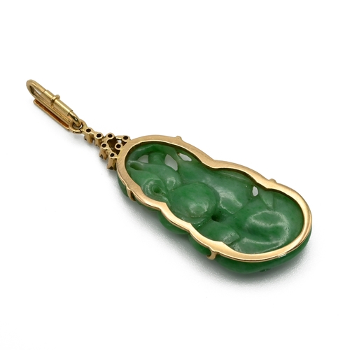59 - A jade and diamond pendant, the jade carved as a bird and fruit with seven brilliant cuts above,tota... 