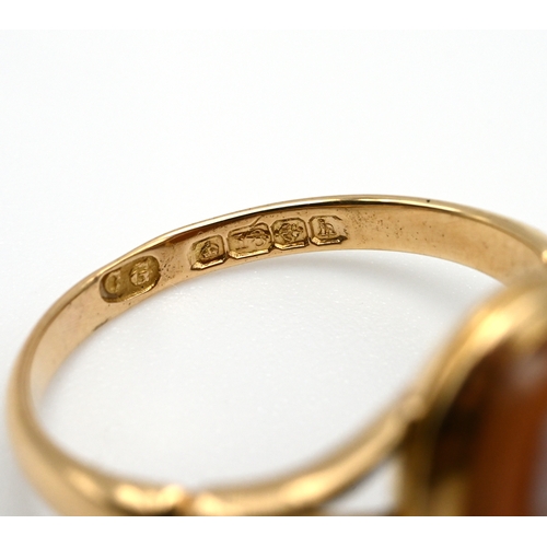 96 - An 18 carat gold shell cameo ring, finger size Q, 3.8 grams gross.