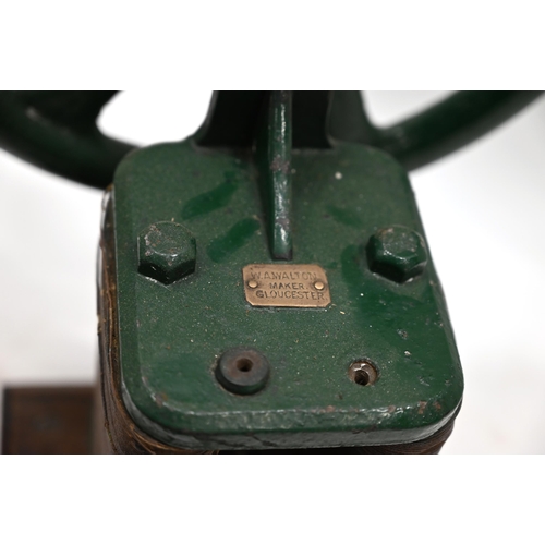 695 - A demonstration dynamo c1870-1900s using the Siemens form. On wooden base with green paint, maker pl... 