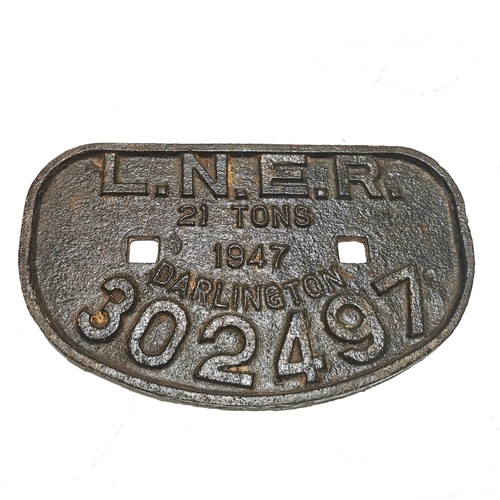 757 - A Cast Iron LNER 21 Tons sign marked ' 1947 Darlington 302497', includes Newcastle on Tyne transferw... 