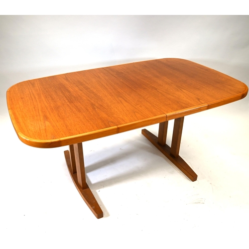 921 - A mid Century Scandinavian Teak 8 seater extending dining table with six oak cloth-covered side chai... 