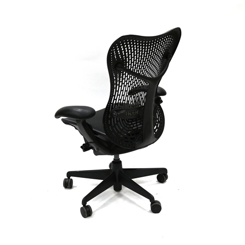 950 - Contemporary Herman Miller 'Mirra 2' Swivel office chair in black. Fully adjustable. W 74cm, D 62cm,... 