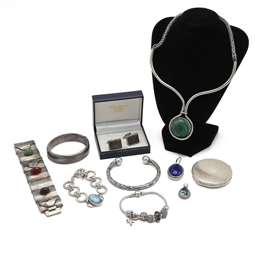 14 - A collection of miscellaneous silver jewellery to include a malachite set choker, Magnus Maximus cuf... 
