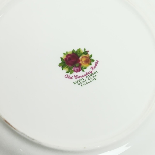 265 - A Royal Albert Old Country Roses tea set comprising 5 x cup, 6 x saucer, 6 x plate, 1 x sandwich pla... 