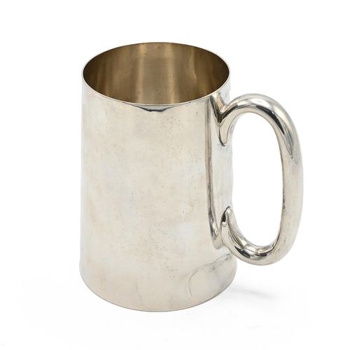 27 - George V silver single handled tankard, with a loop handle and standing on circular base, Sheffield ... 