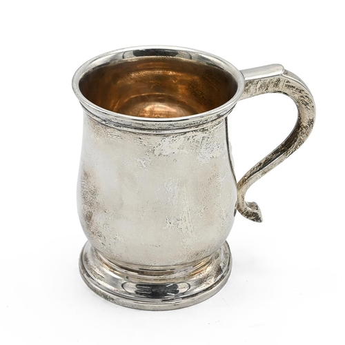 28 - George V silver tankard of baluster form, Birmingham 1926, makers marks rubbed, 10cm high, 254 grams... 