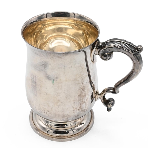 29 - Elizabeth II silver tankard, of baluster shape, Birmingham 1970, Alexander Smith, 13cm high, 331 gra... 