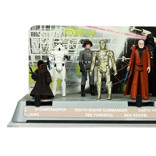 317 - Vintage 1977 Kenner Star Wars mail-away First 12 Figure Stand with figures and back card. Each retai... 