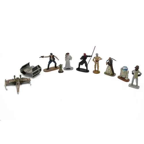 323 - A large collection of Star Wars cast models and figures 