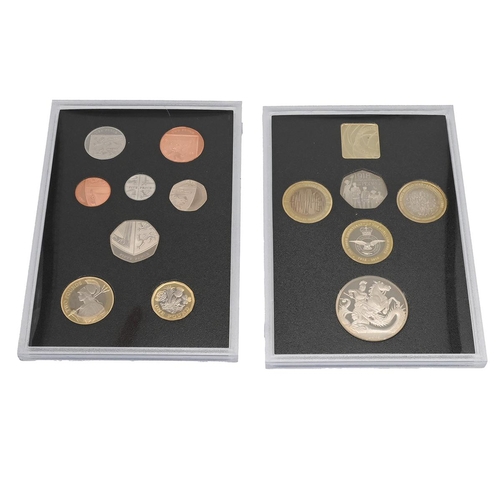 89 - 2018 Royal Mint UK 13-coin proof annual set with commemorative and definitive coins in black box. In... 