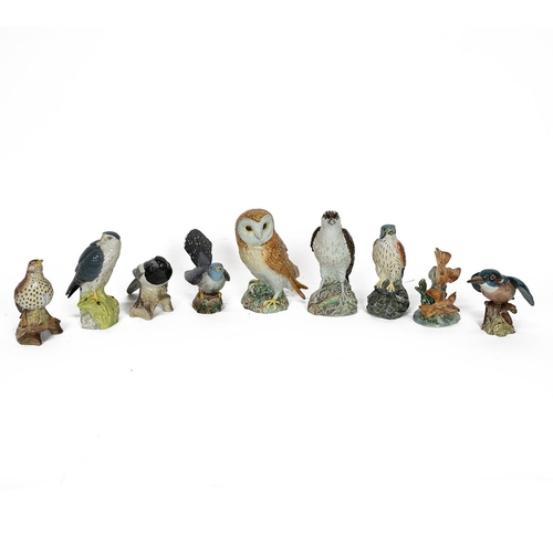 106 - Collection of larger bird figurines by Beswick and Royal Doulton to include by Beswick: Magpie model... 