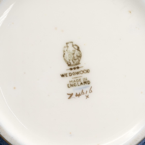 121 - Daisy Makeig Jones for Wedgwood Dragon Lustre powder bowl with cover in blue and gold, with Sibyl fi... 