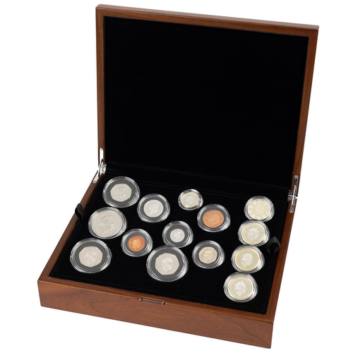 322 - 2022 premium proof Royal Mint 13-coin set in the original wooden presentation box. Includes 2022 com... 