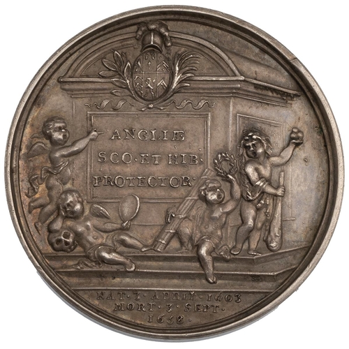 398 - 1658-dated Oliver Cromwell memorial silver medal struck in 1731 as part of Jean Dassier's monarchs s... 