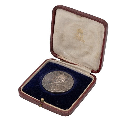 428 - 1911 Edward Prince of Wales silver Investiture medal, official Royal Mint issue in its box (Eimer 19... 