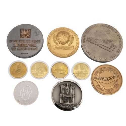 441 - Seven (7) commemorative mint and souvenir medals in copper, bronze and silver, all boxed. Includes: ... 