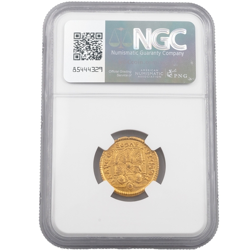 21 - 383-388 AD Magnus Maximus gold AV Solidus, London graded Ch AU by NGC (S 741). Obverse: right facing... 