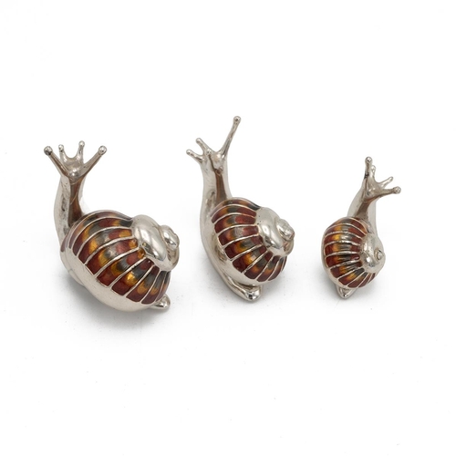 11 - Saturno - graduated set of three silver and enamel snails, the largest height 26mm, length 35mm. (3)