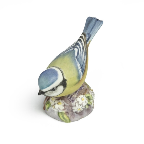 124 - Royal Worcester bird figurines, all matt glazed, 20 in total together with a Beswick figurine of Pin... 