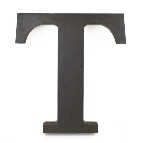 169 - Vintage advertising letter T in plastic with metal backing and neon tube lighting. Height 50cm, widt... 